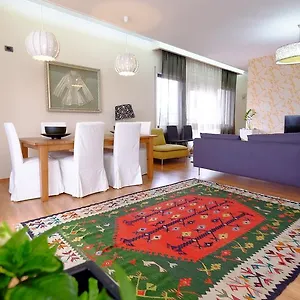  Apartment Galeria