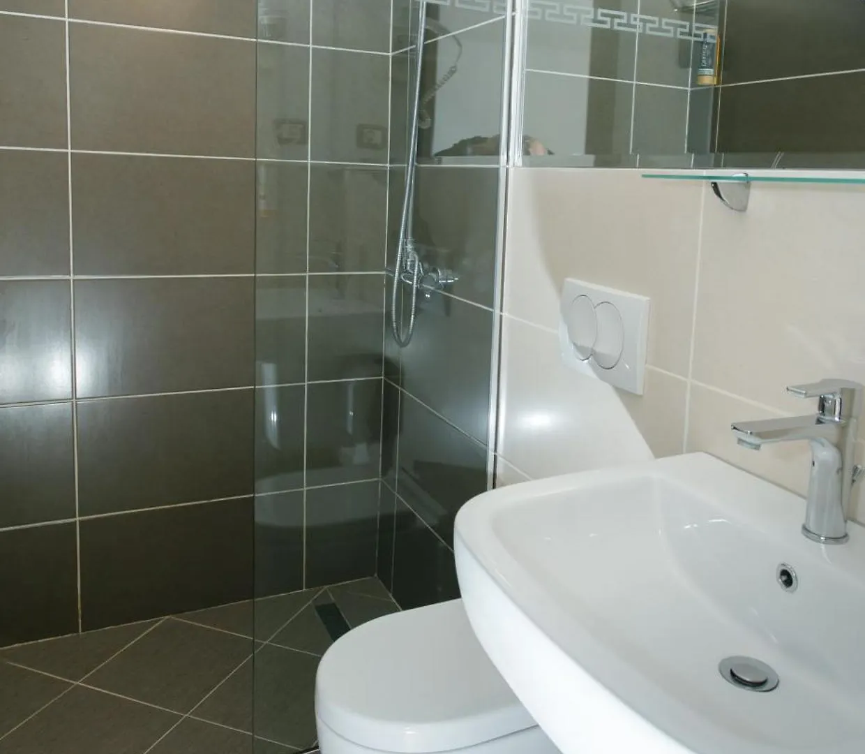 City 5 Hotel Tirana 3*,