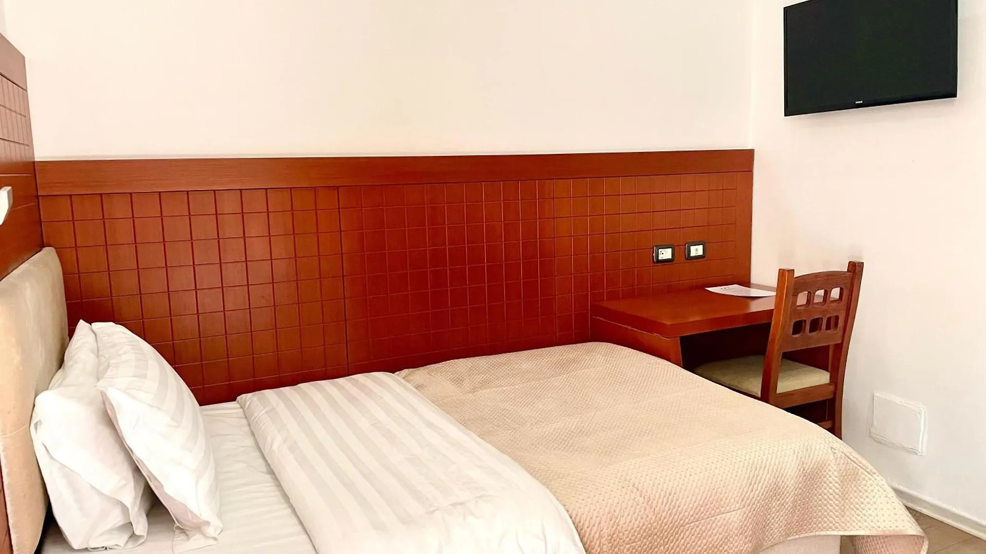 City 5 Hotel Tirana